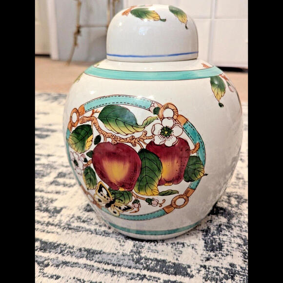 LARGE 11" VINTAGE ASIAN PORCELAIN HAND-PAINTED GINGER JAR  WITH LID - Picture 1 of 6